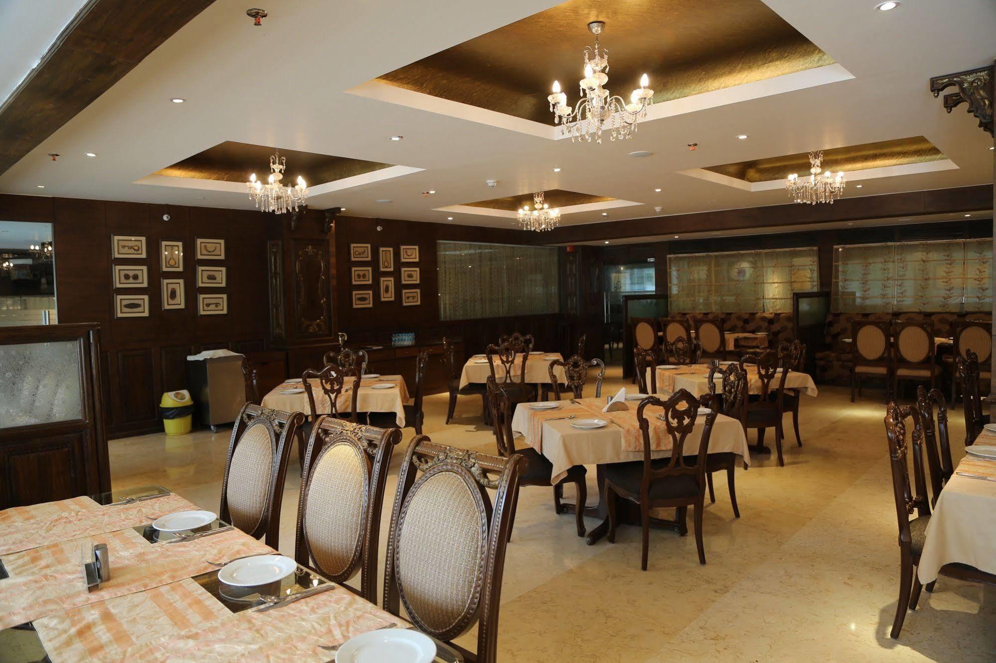 皇家方舟号酒店 Dharampur  外观 照片