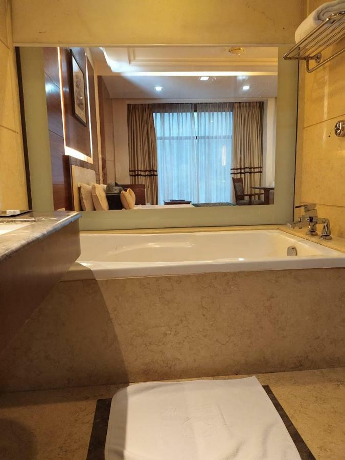 皇家方舟号酒店 Dharampur  外观 照片