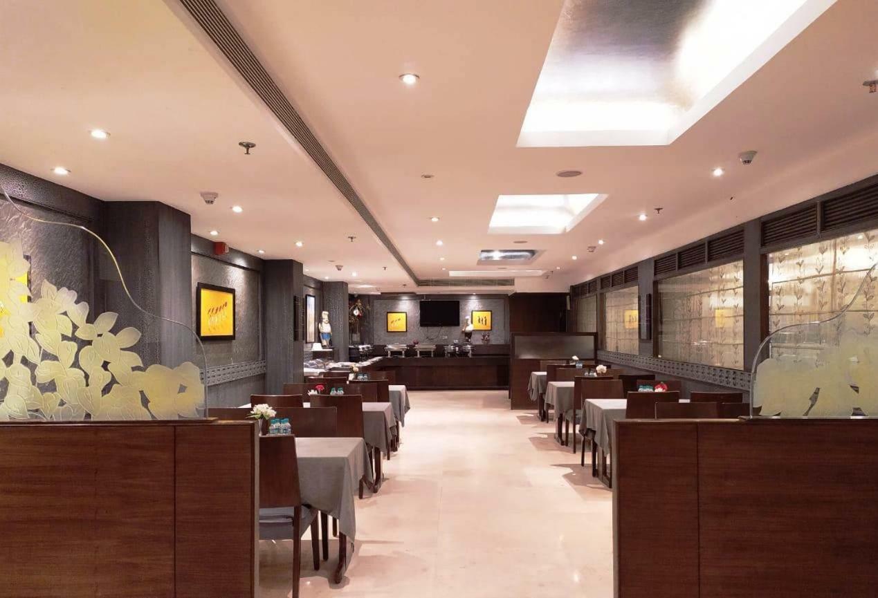皇家方舟号酒店 Dharampur  外观 照片